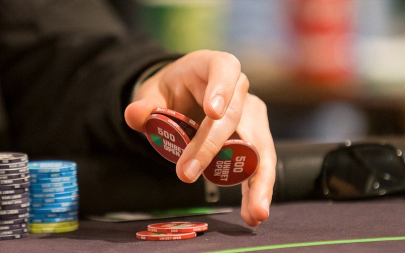 Trong bài Poker người chơi thường sử dụng hình thức Bluff