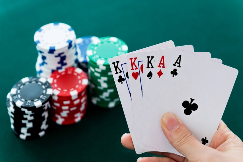 Thứ tự bài Poker diễn ra trong một ván cược